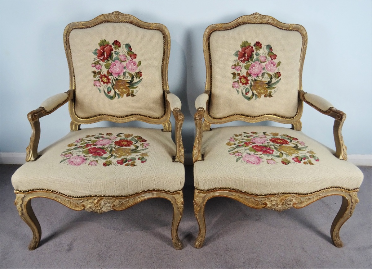 A Fine Pair Of Painted and Gilt French Armchairs (27).JPG